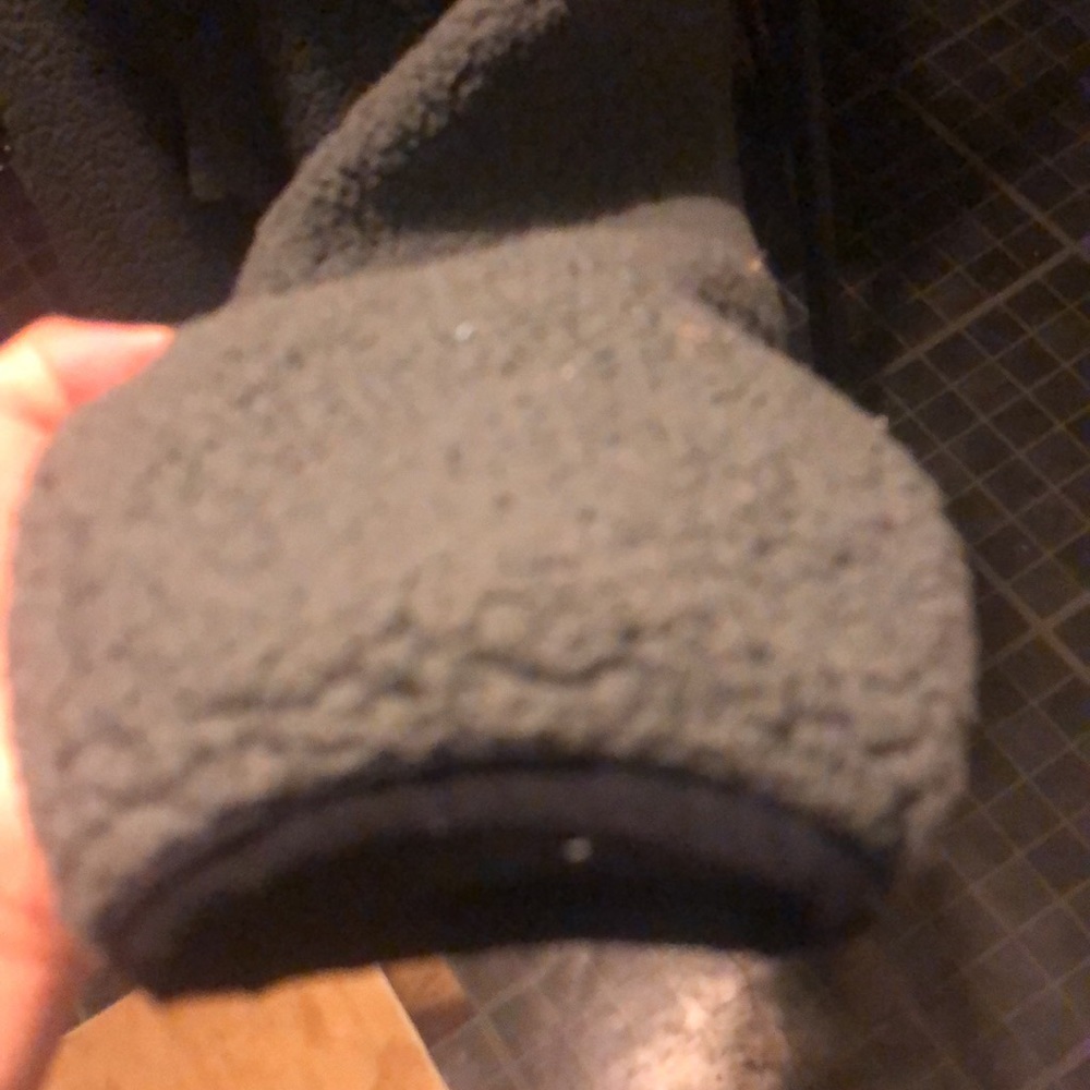 Properly tied pullover - Picture 6 of 7